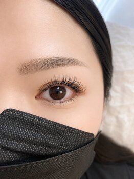 ココカラストレッチ 心斎橋店(KOKOKARAストレッチ)の写真/【つけ放題メニューあり♪】個室でゆったり理想の目元に