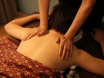 コムローイ/オイルリンパマッサージ