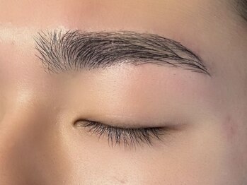 アイズ 柏店(eye's)の写真/黄金比を用いて必ず貴方に似合う【美眉】が見つかる！ワックス脱毛でノーメイクでも綺麗な眉に♪メンズも◎