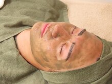 メンズフェイシャルも大人気！《ニキビ》《毛穴》《乾燥》