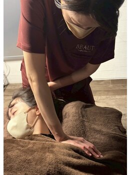ミノオビュートガーデン(MINOH BEAUT garden)の写真/鍼灸師のヘッドマッサージで頭痛・肩こり・眼精疲労を解消！極上の癒やし体験◎