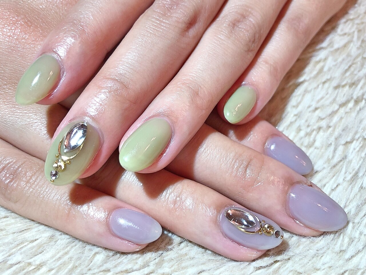 2026年冬トレンド】プルメリアのネイルデザイン集｜人気順