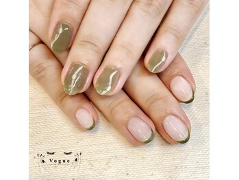 ヴォーグ(Vogue)/ちぐはぐネイル