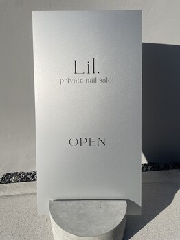 リル(Lil)/看板
