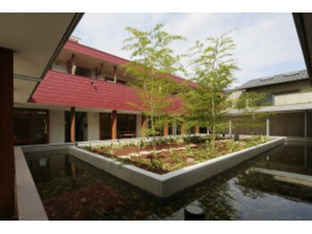 ネイルアンドジュエリーラズリ(Nail＆Jewelry RAZULI)/WAnest内部【中庭】