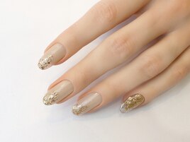 ベージュ×ゴールドクリアネイル