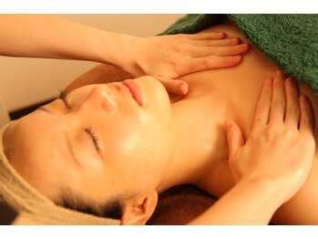 貴宝石岩盤浴ホットヨガスタジオ ぷりずむ/フェイシャルコース