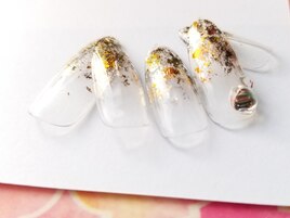 キラキラニュアンスネイル