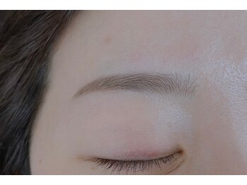 土曜日のクジラ 黒崎店/眉毛スタイリング