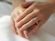 【大人女性向け◎】静かに映える、大人のワンカラー。一色で魅せる飾らない指先へ。