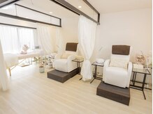 ラヴィネイル(La Vie Nail)の雰囲気（【落ち着いた空間】カーテンの仕切りでお隣を気にせず過ごせます）