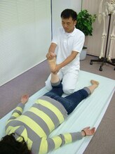 クリニカルカイロプラクティック 駅南/【施術の流れ・３】筋肉のゆるめ