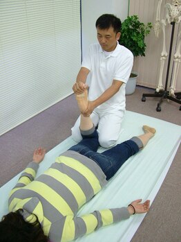 クリニカルカイロプラクティック 駅南/【施術の流れ・３】筋肉のゆるめ