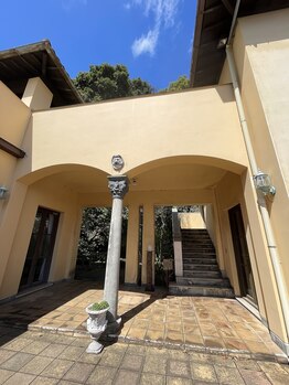 ヒーリング アンド 整体スペース 木花咲耶/この階段を登った右側がサロン