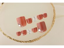 ヴァンネイル(VINGT NAIL nail&eye beauty)/ゴールドアクセ映える赤茶ネイル