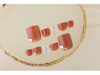 ヴァンネイル(VINGT NAIL nail&eye beauty)/ゴールドアクセ映える赤茶ネイル