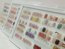 リデル(liddell)の雰囲気(店内サンプルも随時入替☆リピーター様には定額ネイルがオススメ)