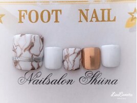 フットネイル8000円