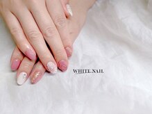 ホワイトネイル(WHITE NAIL)/ニュアンス/クリアフラワー