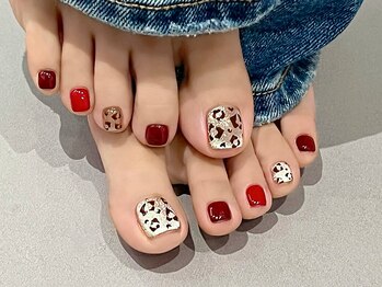 エイチスリー(H3)/一年通して人気のフットネイル