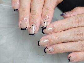 黒フレンチ×ドット