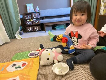 子育てママの整体サロン/施術中のお子様の様子