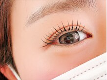 コーティング仕上げで束感まつ毛♪