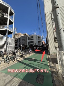 ラムア 高松店(LAMUA)/矢印の方向に曲がります。