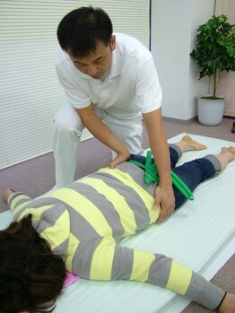 クリニカルカイロプラクティック 駅南/【施術の流れ・４】筋肉のゆるめ