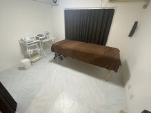 内装は白基調の落ち着ける空間です