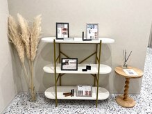 ロレインブロウ 茨木駅前店/商品も取り揃えております