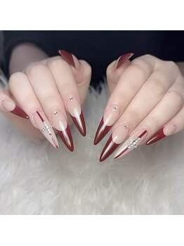 モモ(Momo)/フレンチネイル