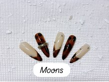 ムーンズ(Moon's)/