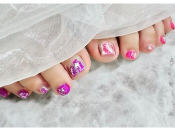 アリイネイルズ(ALII Nails)/ネオン×メタリックネイル