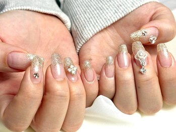 パダアット ヴァラネイル 天神南店(PADA at VALLANAIL)/ゴールドラメグラ/揺れパーツ