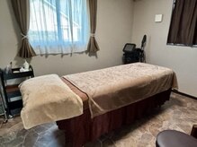 BRUSHの雰囲気(落ち着いた空間でゆったり施術)