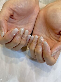 クレイン(Crane)/ホワイトグラデーションネイル