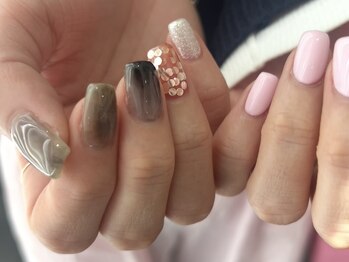 ヤーム アズ エティル(Yarm As Etel)/ちぐはぐネイル