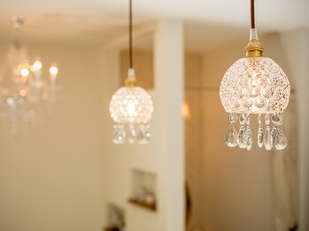 エステアンドトレーニング ビビ(ViVi)/お洒落な照明