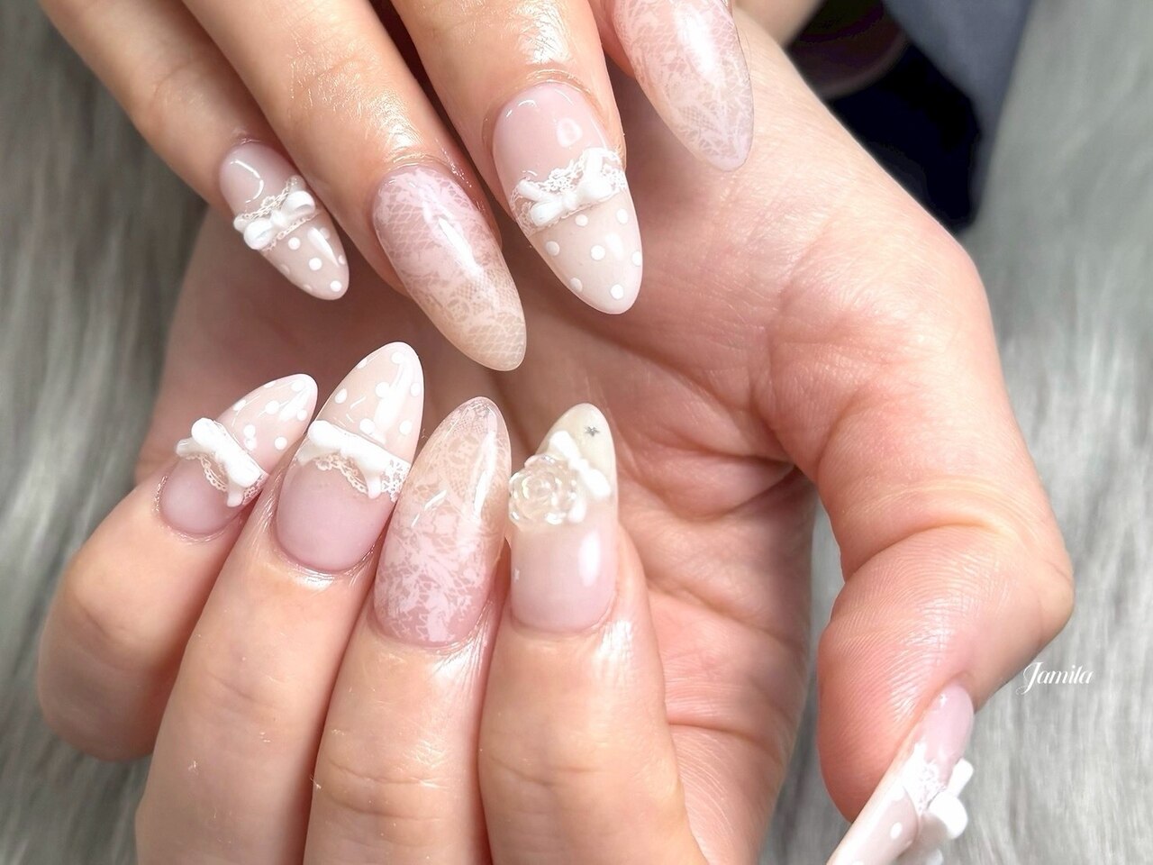 ネイルチップ　ニュアンスネイル　パールネイル　レースネイル　夏　透明感ネイル 2026年夏トレンド】パール レースのネイルデザイン集｜人気順｜7ページ