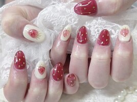 いちごネイル　8500円