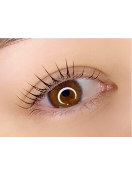 ナチュラル上品な目元にしたい