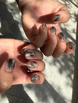 シー(Shhh...)/ブラックニュアンス