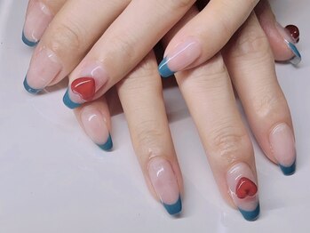 サロン ド リス(salon de LYS)の写真/最旬トレンドデザインも季節を取り入れたネイルもお任せ♪ハイセンスなアートで大人女性を魅了する指先へ★