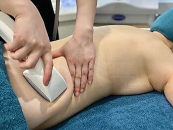 ソワン エステティックサロン レジャンデール(LEGENDAIRE)の写真/【人気痩身マシーン!80分¥22,000→¥8,800】特殊ローラーともみほぐしで、溜まった脂肪へアプローチ!