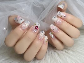 宝石ネイル