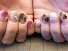 プラハネイル(+HER 美甲)/手描きフラワー