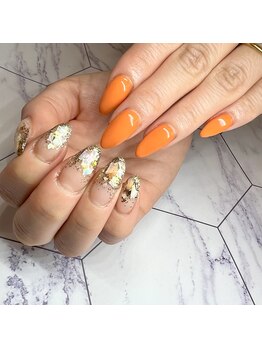 ヴォーグ(VOUGE)/左右非対称ネイル