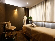 サロン ド カリナン(salon de Cullinan)の雰囲気（施術ルーム　落ち着いたムードのお部屋）