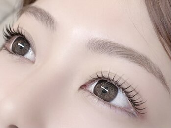 Room hair eyelash 笹塚フレンテ前店【ルームヘア アイラッシュ】の写真/【自分史上、最高の目元へ】豊富なロッドで理想のカールを再現。眉毛も骨格に合わせてトータルデザイン◎
